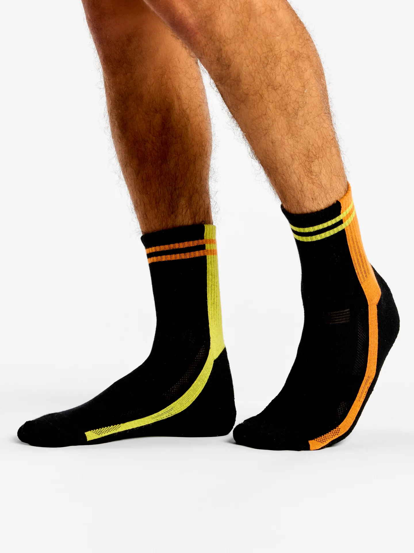Calcetines de deporte funcionales alegres Rayas lima y naranja - Image 2