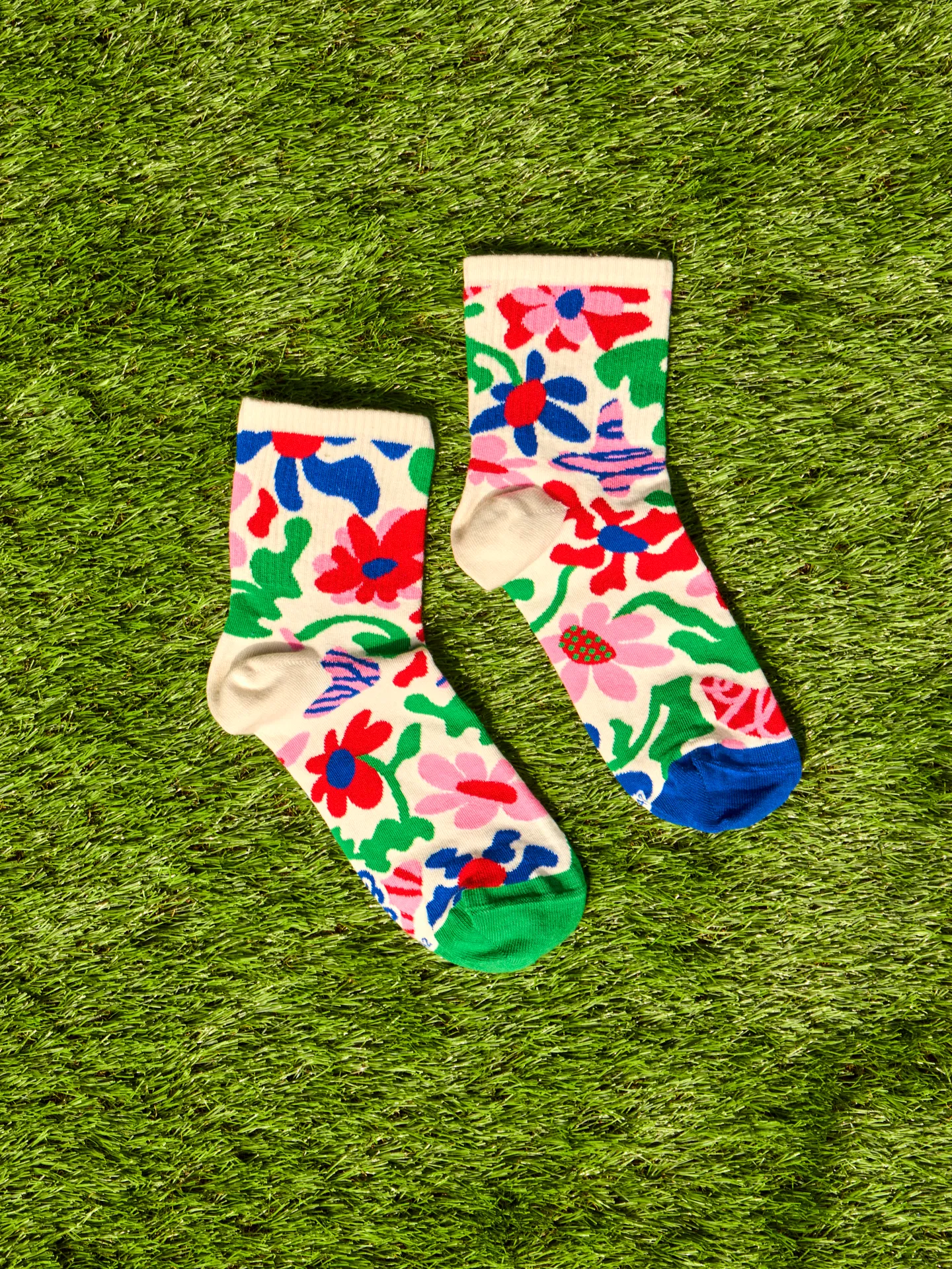 Calcetines de deporte alegres Flores locas - Image 2