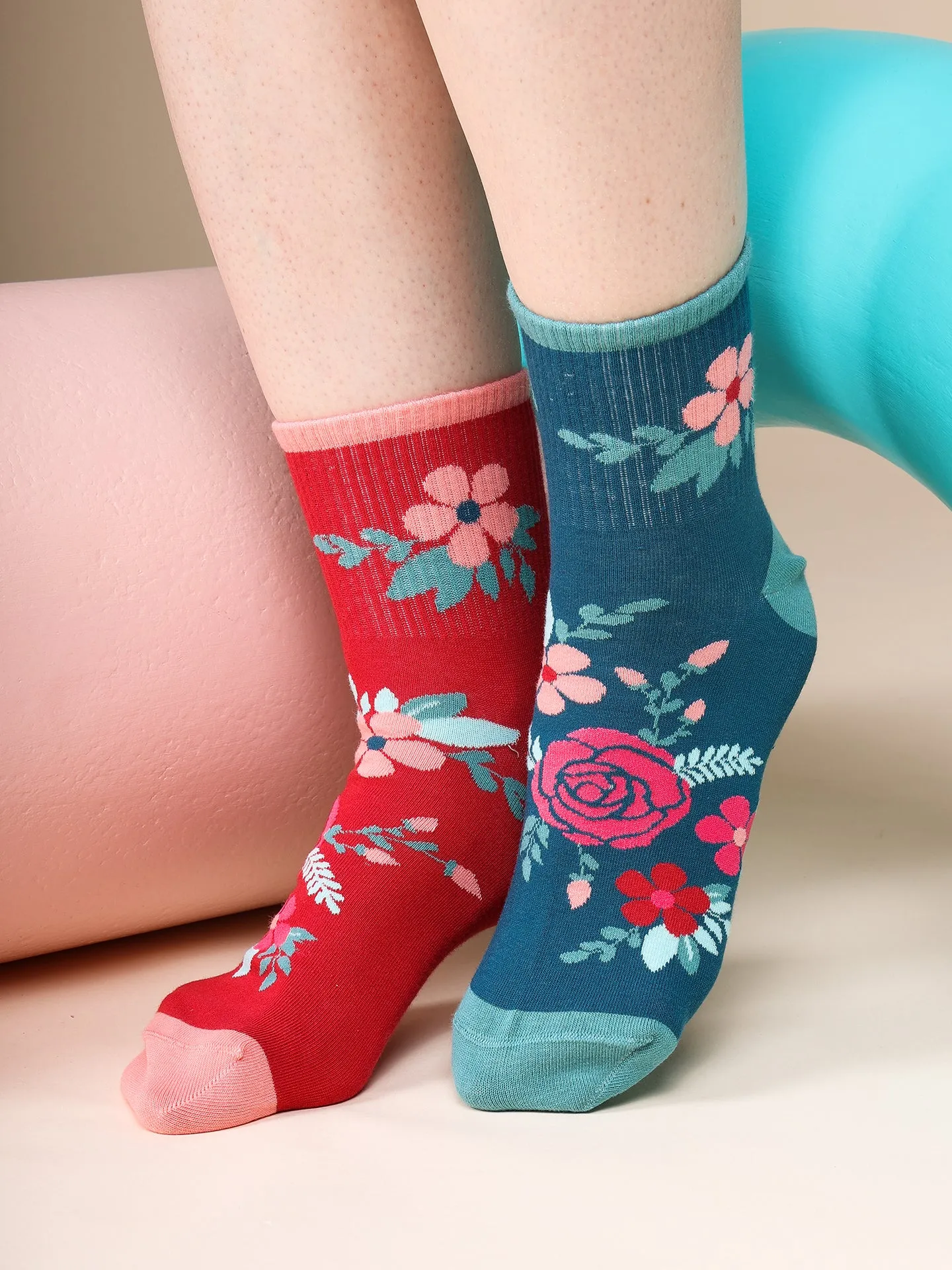 Calcetines de deporte alegres Flores de rosa mosqueta - Image 2