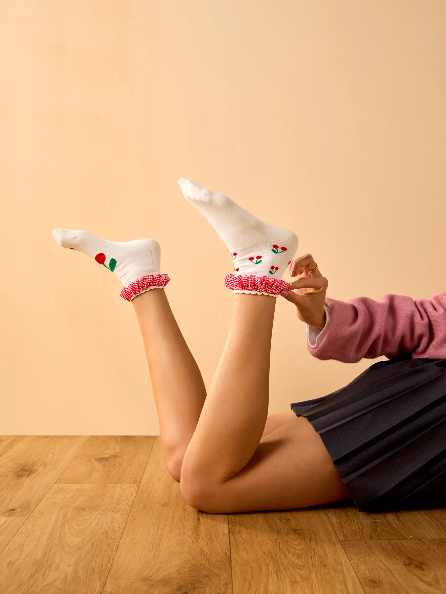 Calcetines Cutecore Picnic con cerezas - Image 4