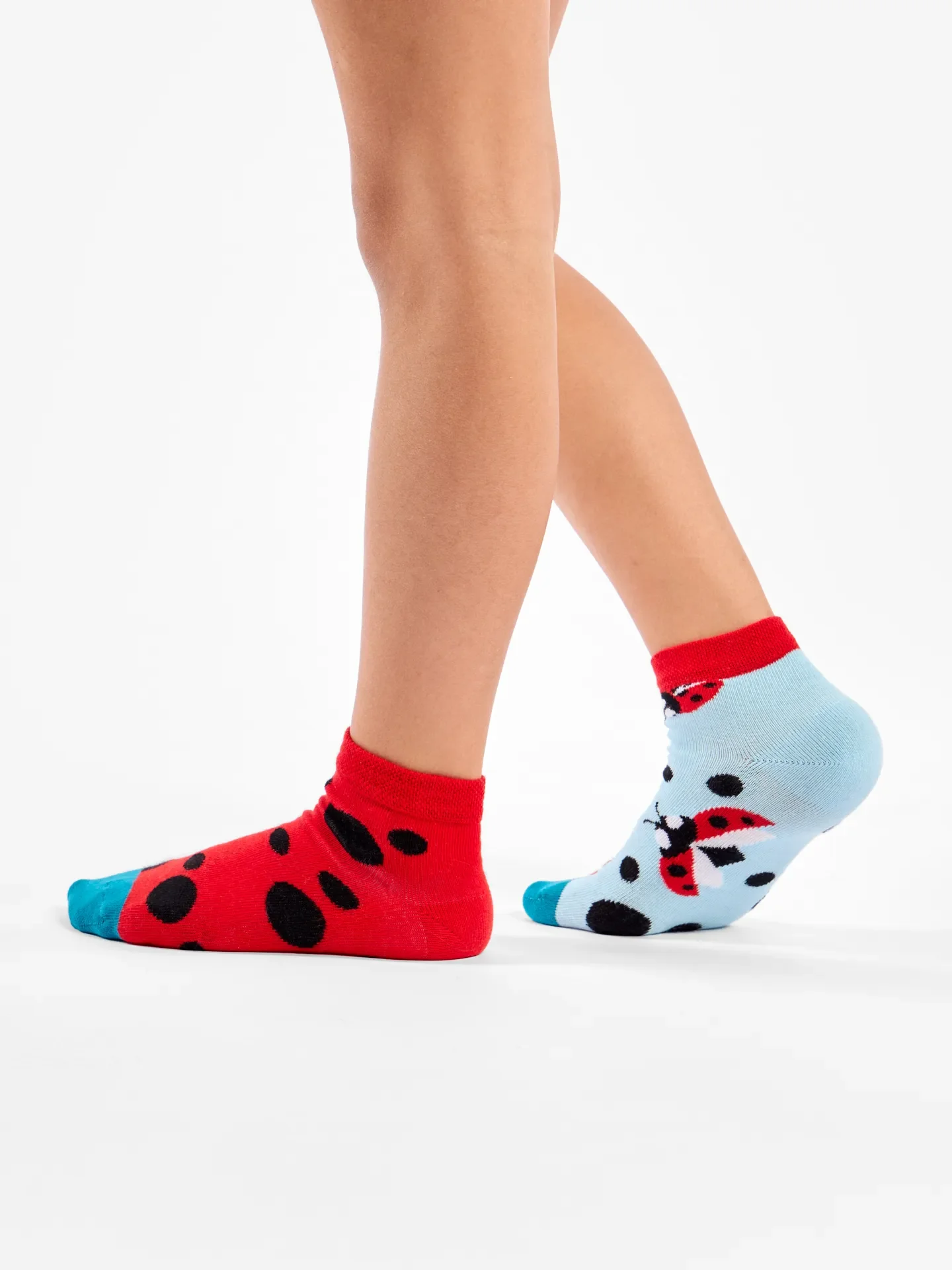 Calcetines tobilleros alegres para niños Mariquitas y lunares - Image 3
