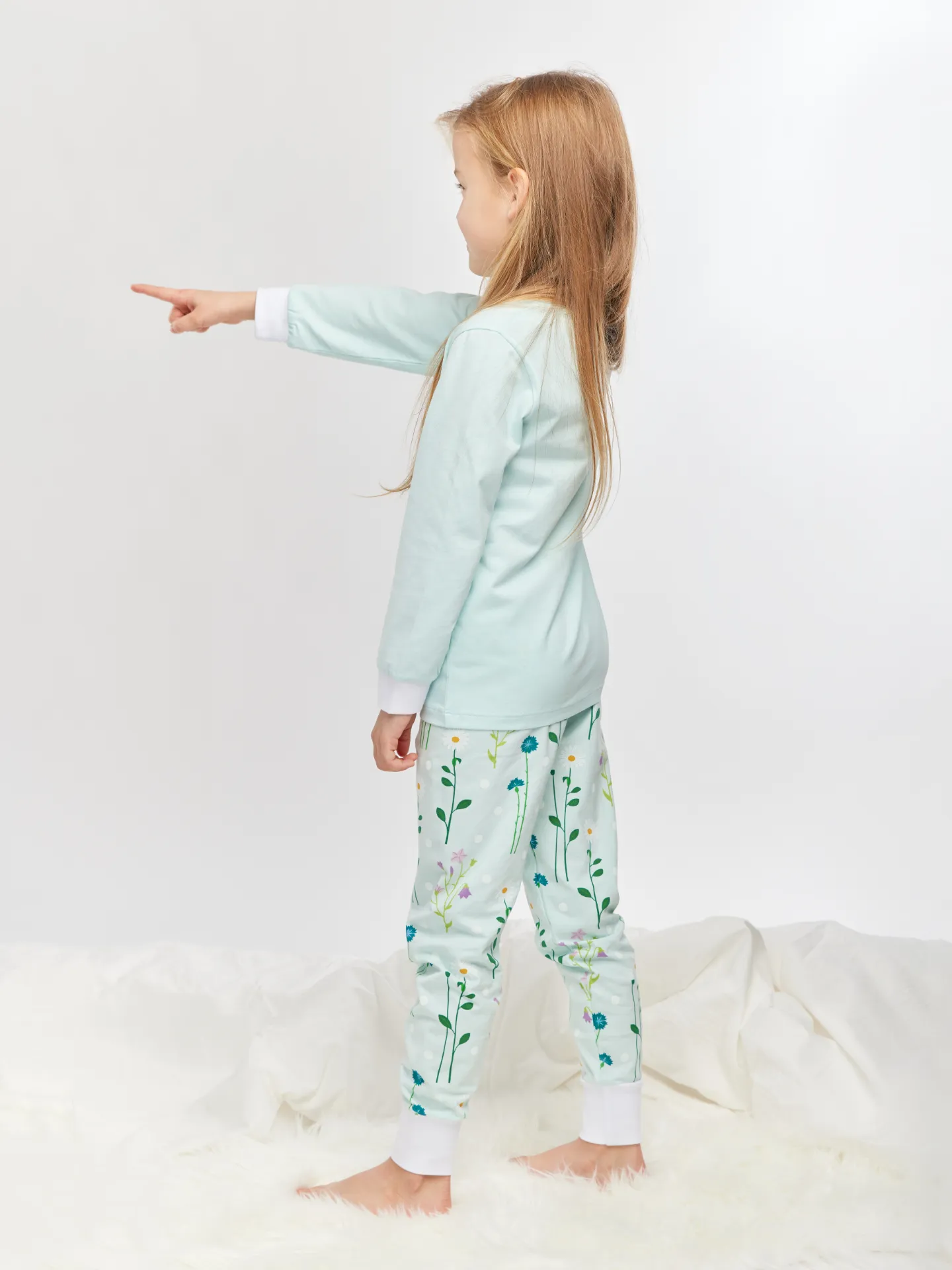 Pijama infantil alegre Flores en el prado - Image 4