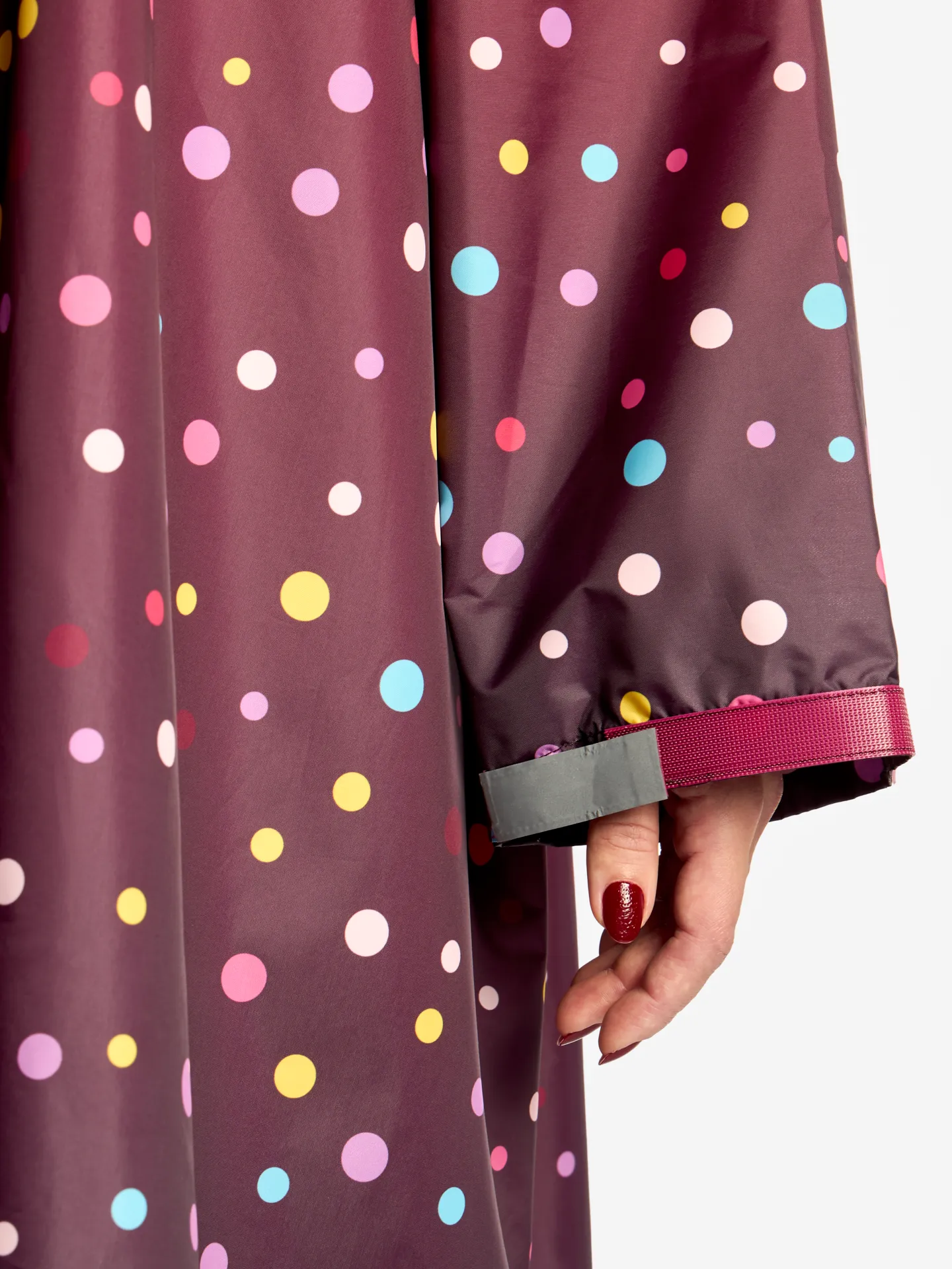 Impermeable Lunares burdeos - Image 6