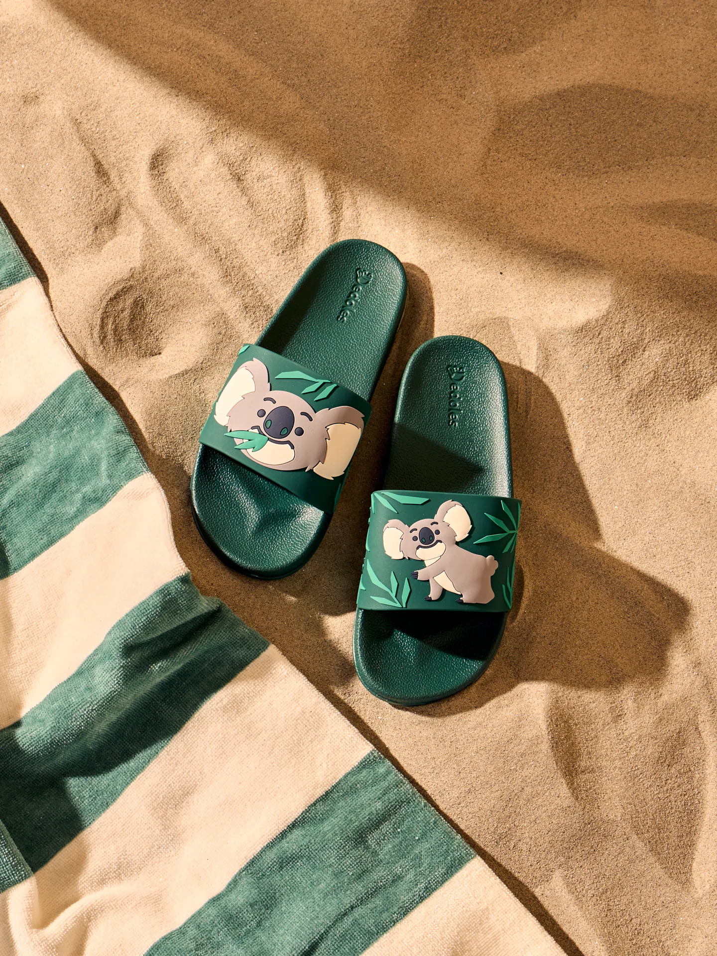 Chanclas alegres Koalas y hojas - Image 2