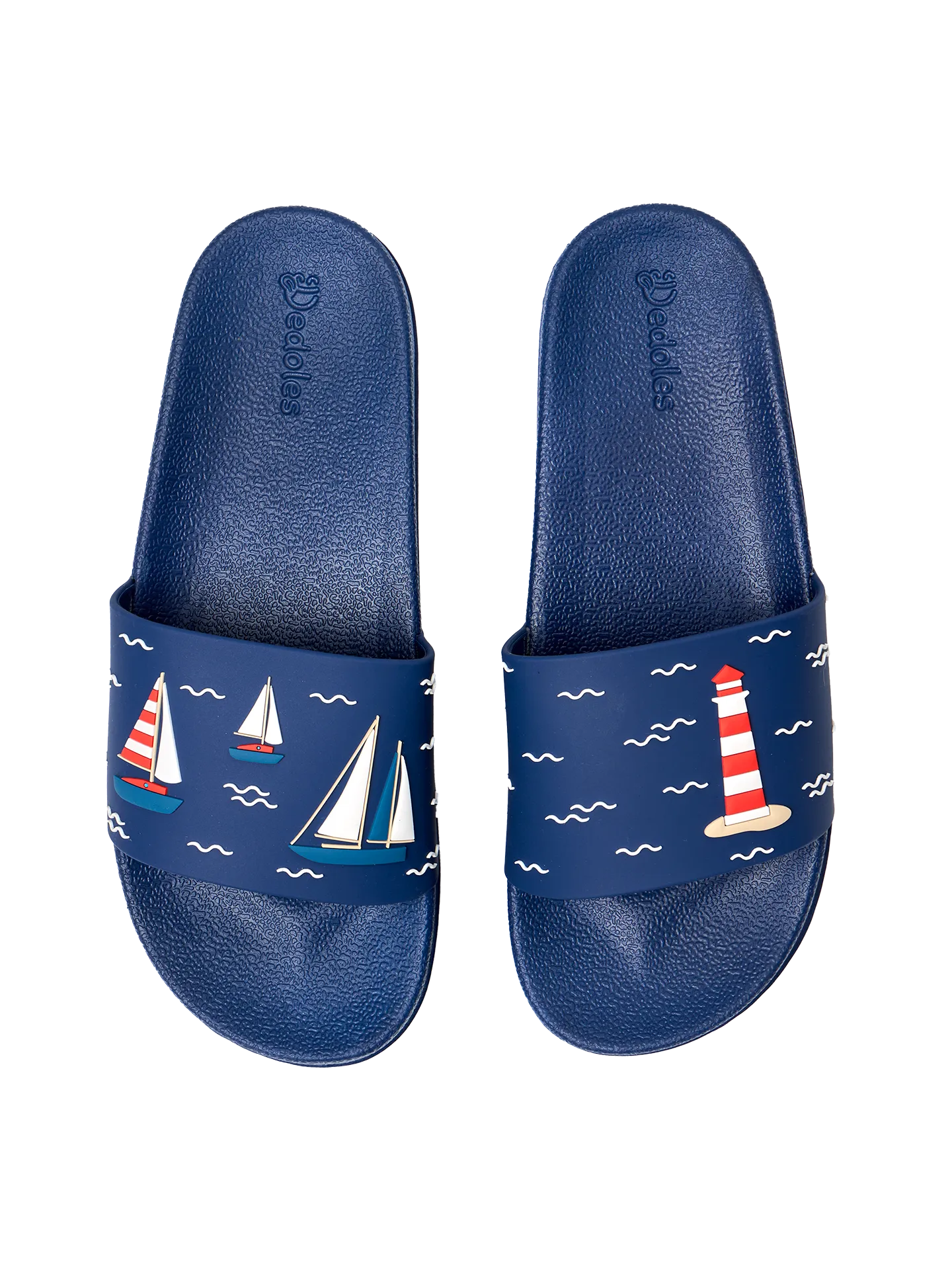 Chanclas alegres Veleros en el mar