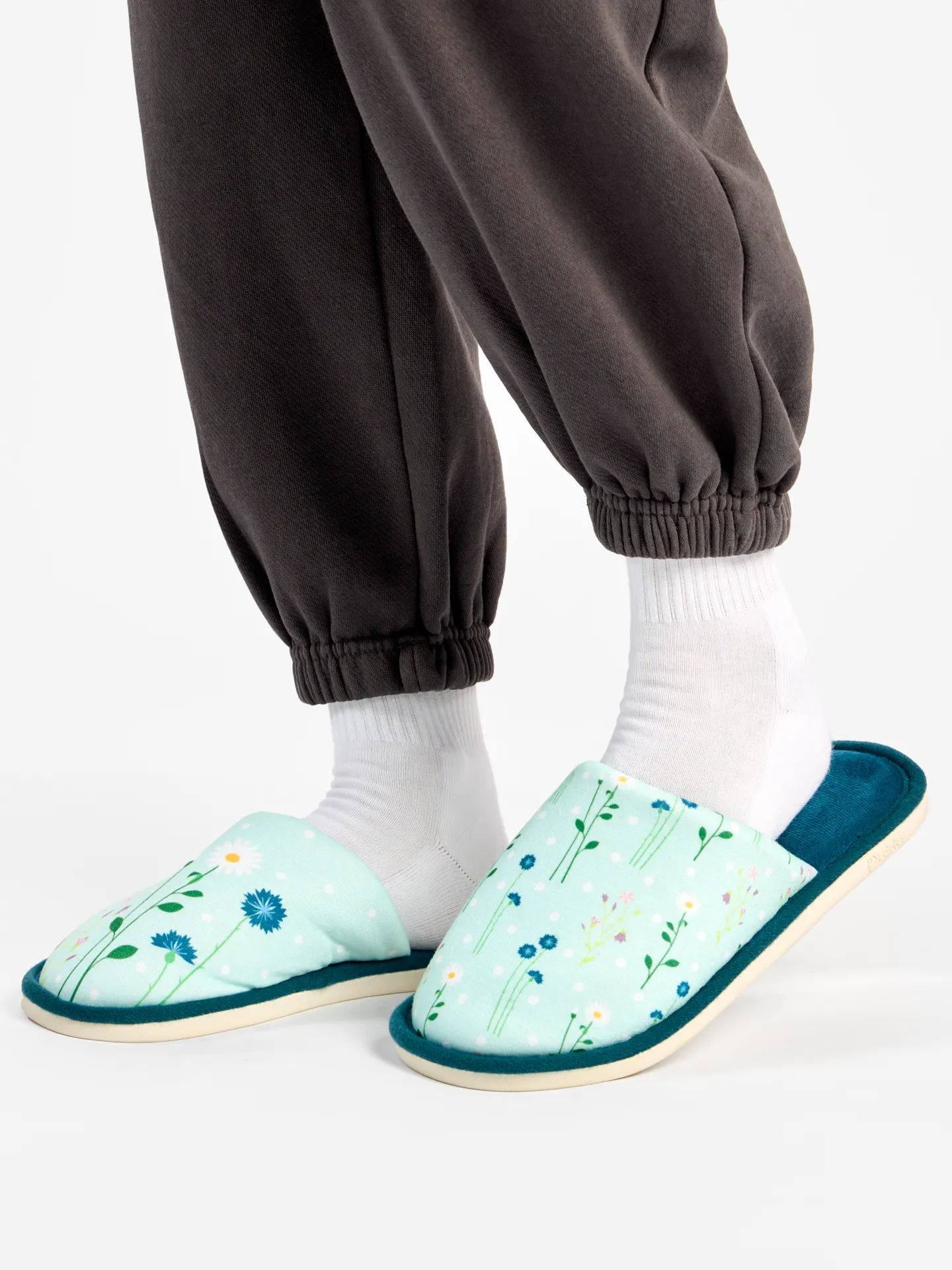 Pantuflas alegres Flores del prado - Image 5