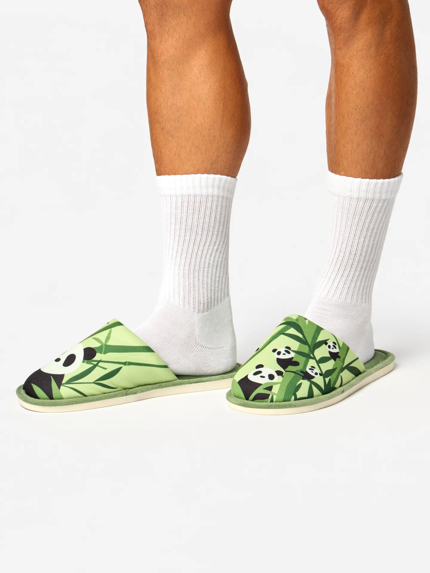 Pantuflas alegres Pandas y bambú - Image 4