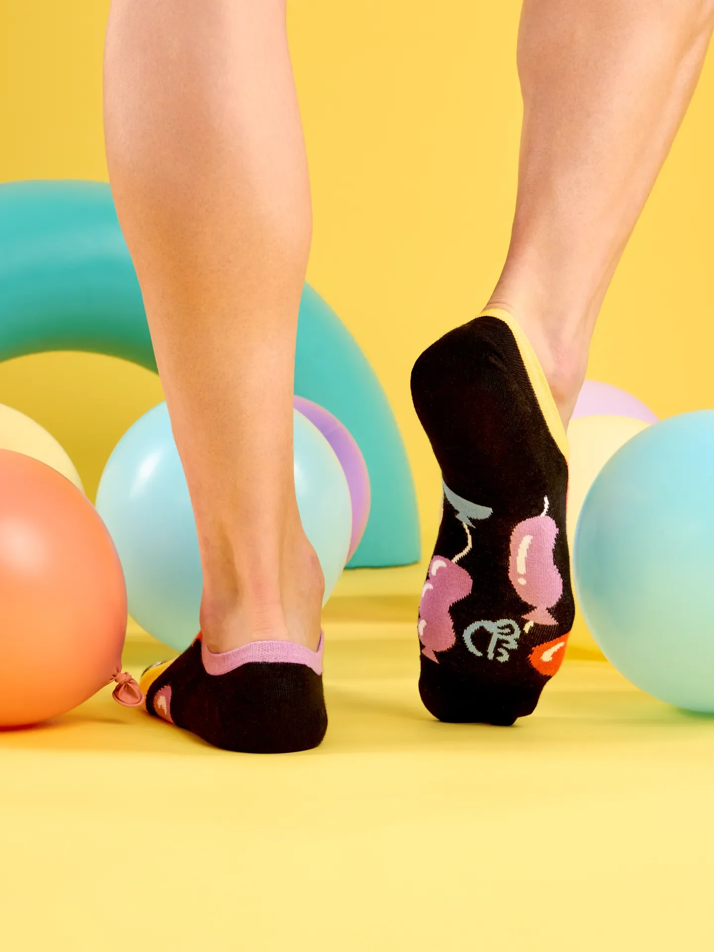 Calcetines sneakers alegres Globos - Image 5