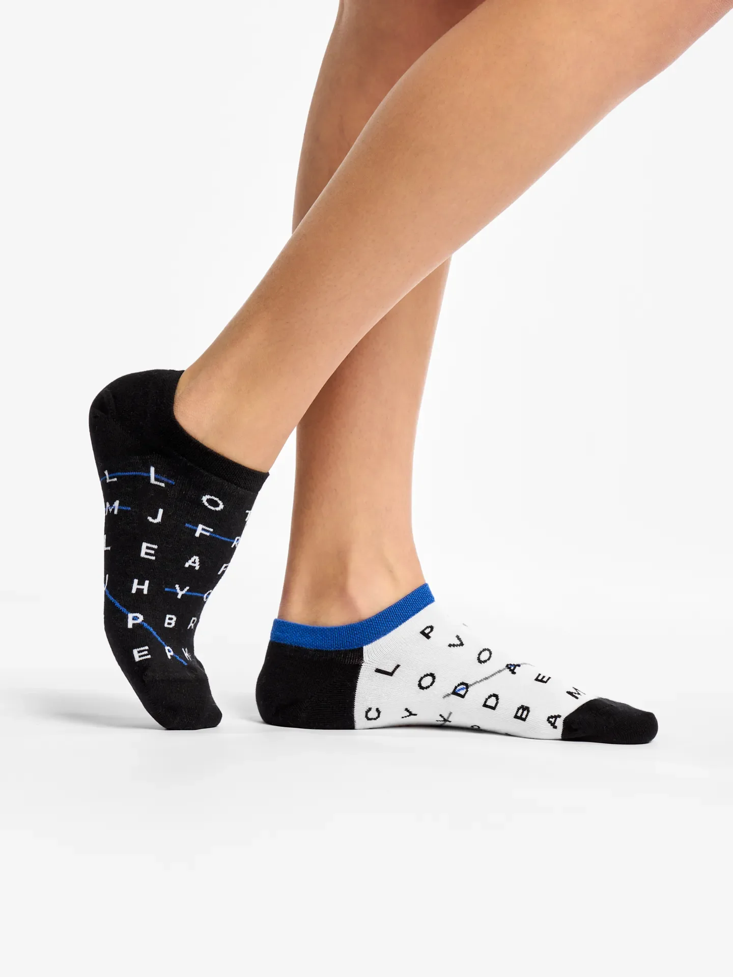 Calcetines sneakers alegres Crucigramas - Image 3