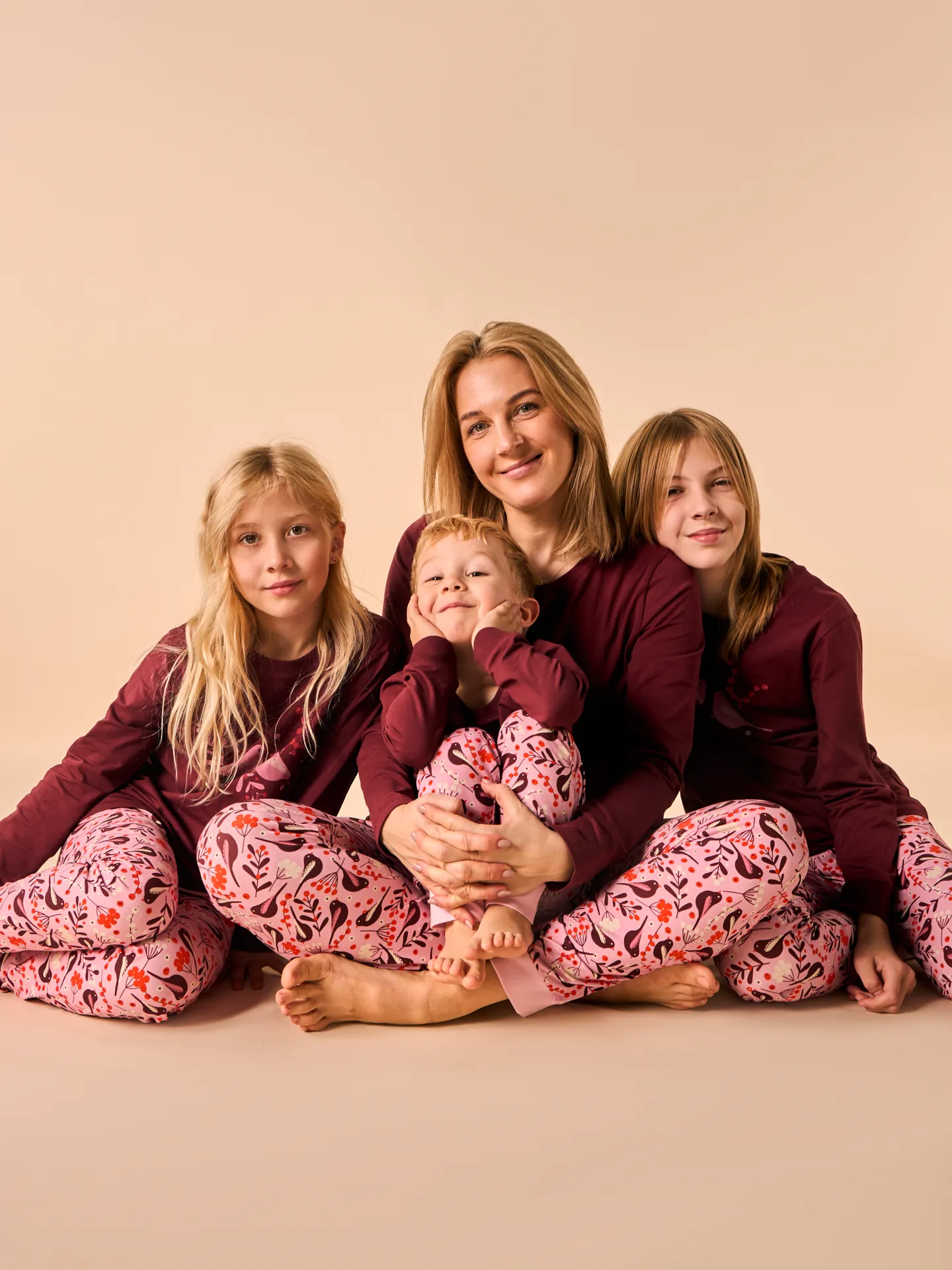 Pijama alegre para mujer Pájaros y bayas - Image 6